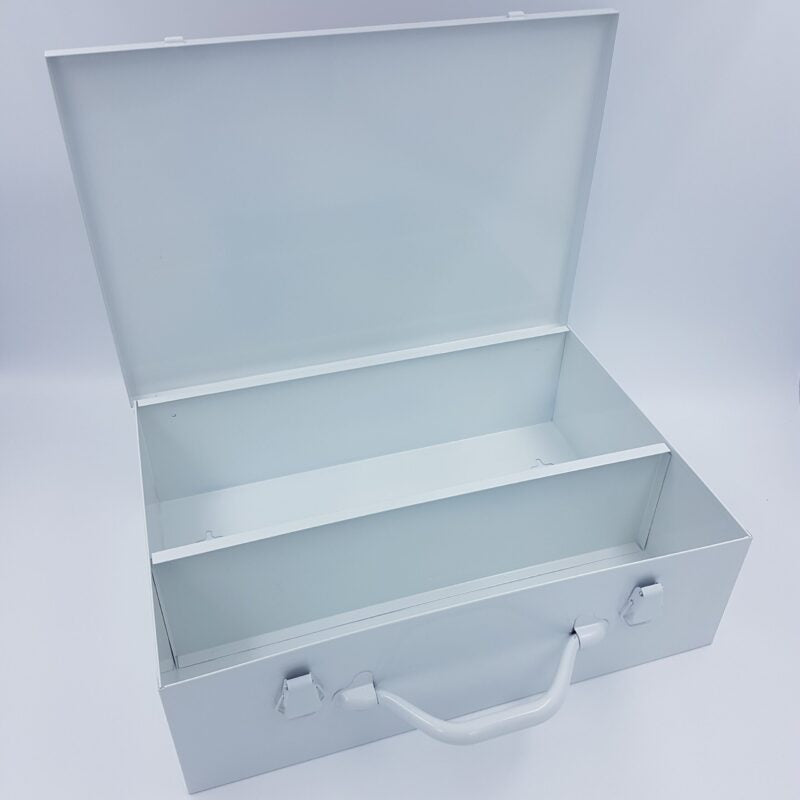 Trousses VIDES (plastique, tissu, coffret, métal et ceinturon)