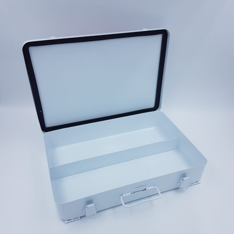 Trousses VIDES (plastique, tissu, coffret, métal et ceinturon)