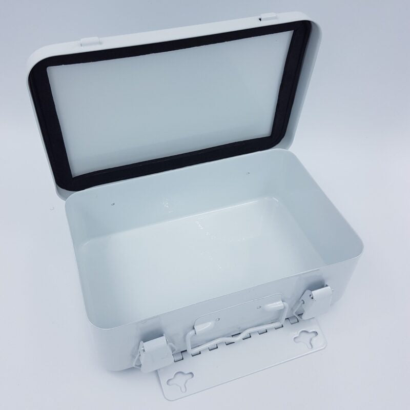 Trousses VIDES (plastique, tissu, coffret, métal et ceinturon)